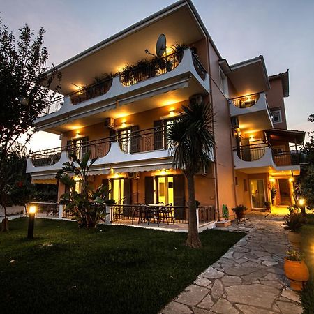 Отель Sunny Garden Нидри Экстерьер фото