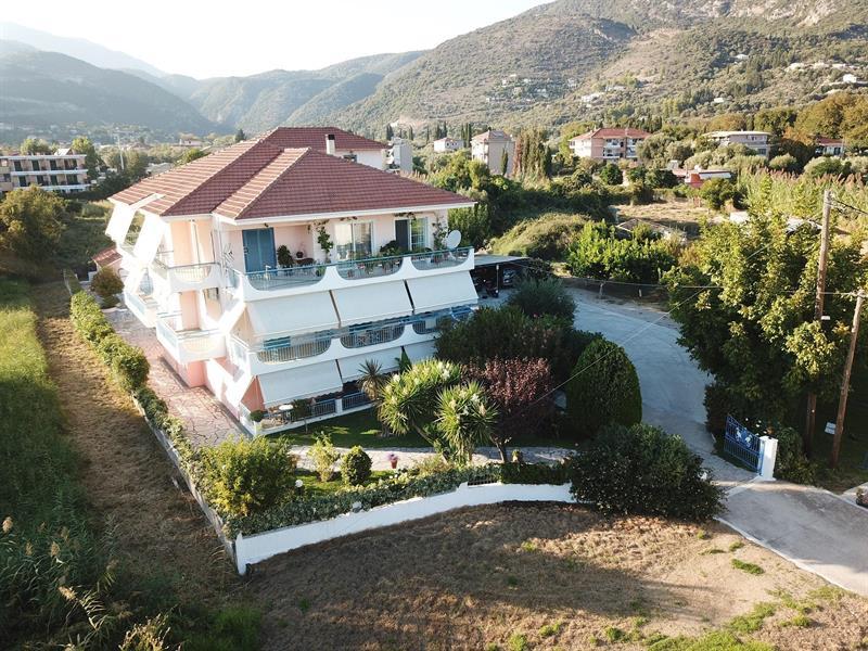 Отель Sunny Garden Нидри Экстерьер фото
